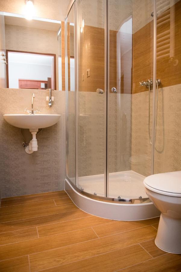 Aparthotel Geris à Częstochowa Extérieur photo